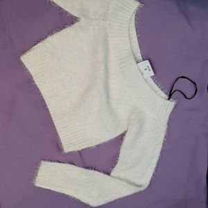 Fuzzy Cropped Light Sweater